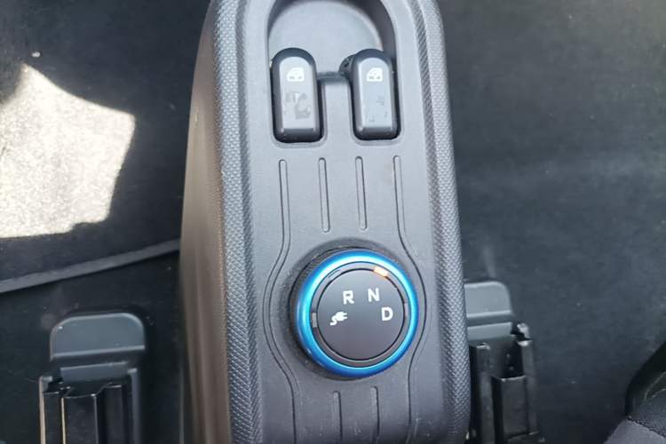 Used Wuling Hongguang MINIEV 2021 Macaron Sandwich Model 170 km Lithium Iron Phosphate Gear Lever