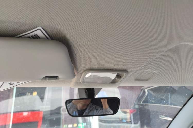 Used Wuling Hongguang MINIEV 2021 Macaron Sandwich Model 120 km Lithium NMC Headliner
