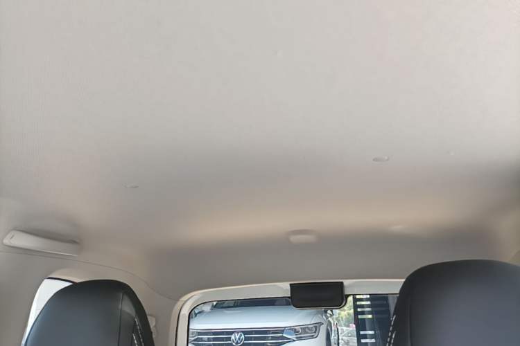 Used Wuling Hongguang MINIEV 2021 Macaron Sandwich Model 120 km Lithium NMC Headliner