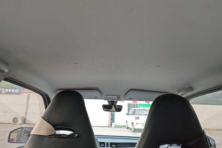 Used Wuling Hongguang MINIEV 2021 Macaron Sandwich Model 170 km Lithium Iron Phosphate Headliner