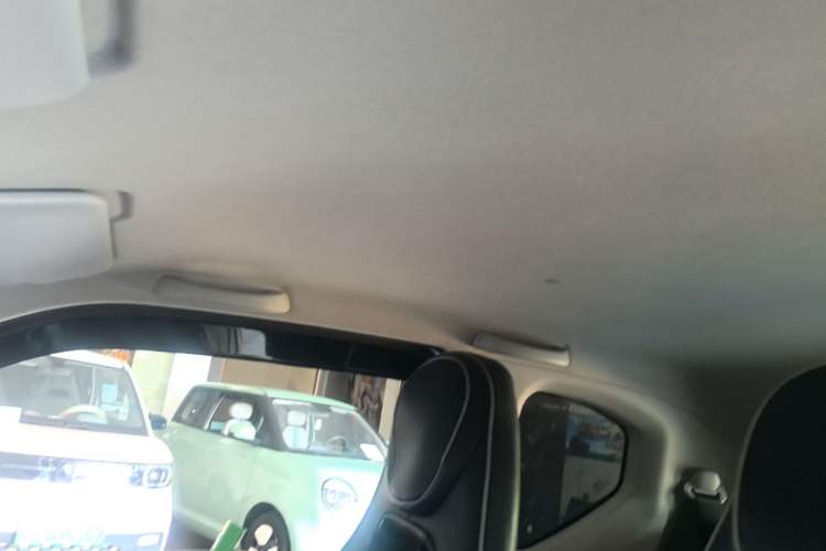 Used Wuling Hongguang MINIEV 2021 Macaron Fashion Model Lithium Iron Phosphate Headliner
