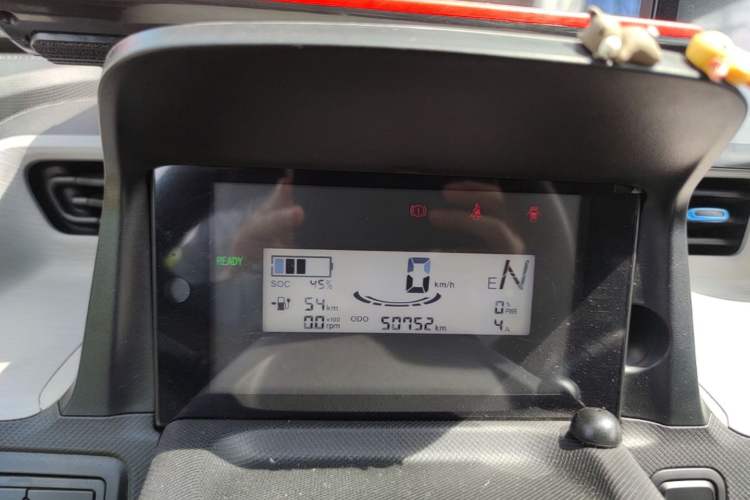 Used Wuling Hongguang MINIEV 2021 Macaron Sandwich Model 120 km Lithium NMC Instrument Cluster