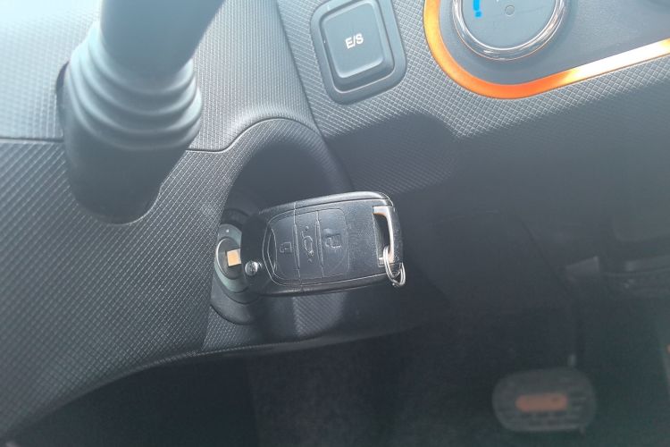 Used Wuling Hongguang MINIEV 2021 Macaron Sandwich Model 120 km Lithium Iron Phosphate Interior 1