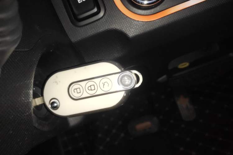 Used Wuling Hongguang MINIEV 2021 Macaron Premium Model – Lithium Iron Phosphate Interior 1