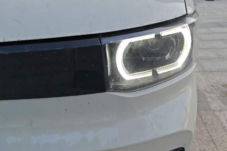 Used Wuling Hongguang MINIEV 2021 Macaron Sandwich Model 170 km Lithium Iron Phosphate Left Front Headlight