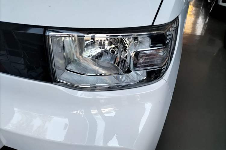 Used Wuling Hongguang MINIEV 2021 Macaron Premium Model – Lithium Iron Phosphate Left Front Headlight
