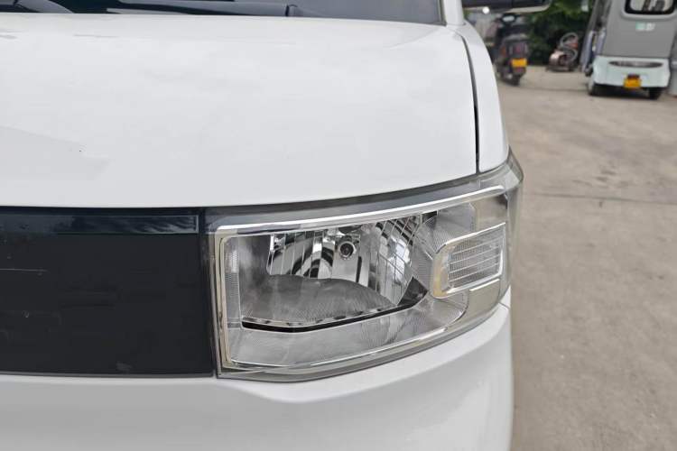 Used Wuling Hongguang MINIEV 2021 Macaron Fashion Edition Lithium-Ion Battery Left Front Headlight