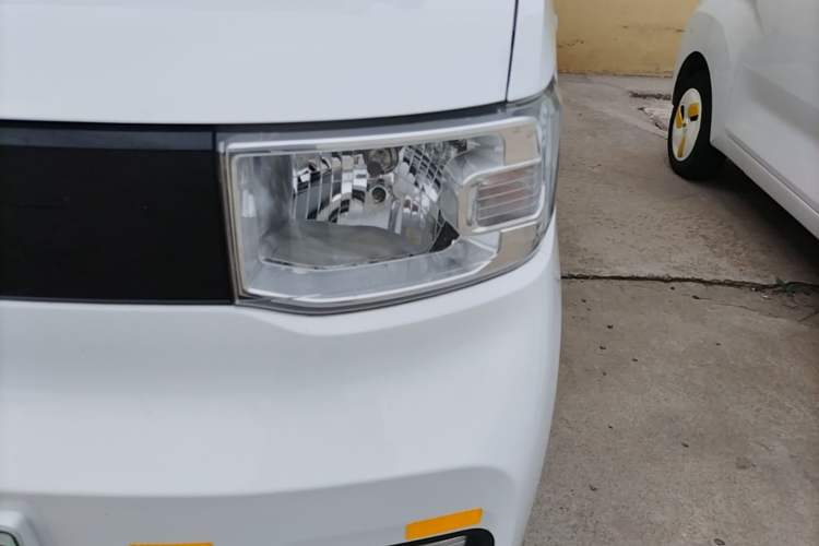 Used Wuling Hongguang MINIEV 2021 Macaron Premium Model – Lithium-NMC Left Front Headlight