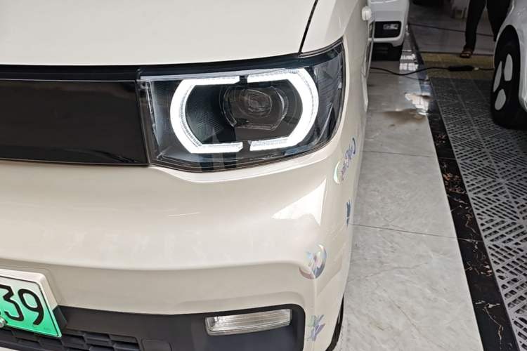 Used Wuling Hongguang MINIEV 2021 Macaron Premium Model – Lithium Iron Phosphate Left Front Headlight