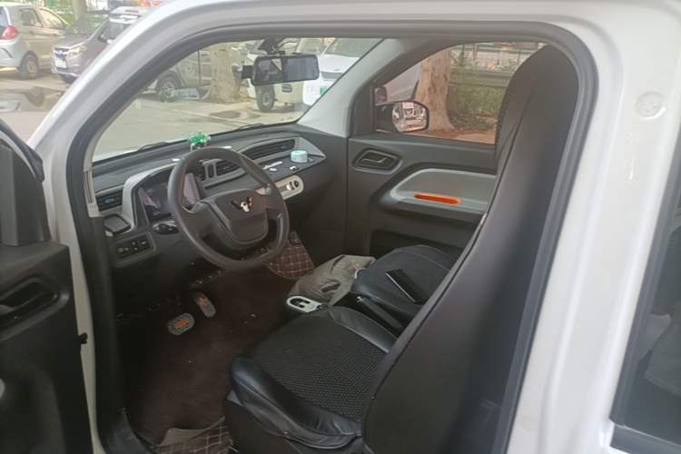 Used Wuling Hongguang MINIEV 2021 Macaron Premium Model – Lithium-NMC Left Front Seat