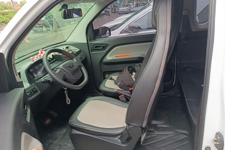 Used Wuling Hongguang MINIEV 2021 Macaron Fashion Edition Lithium-Ion Battery Left Front Seat
