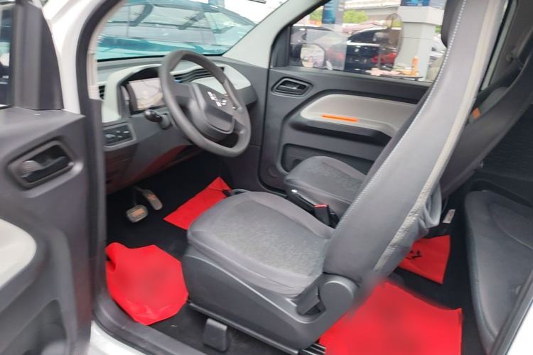 Used Wuling Hongguang MINIEV 2021 Macaron Fashion Model Lithium Iron Phosphate Left Front Seat