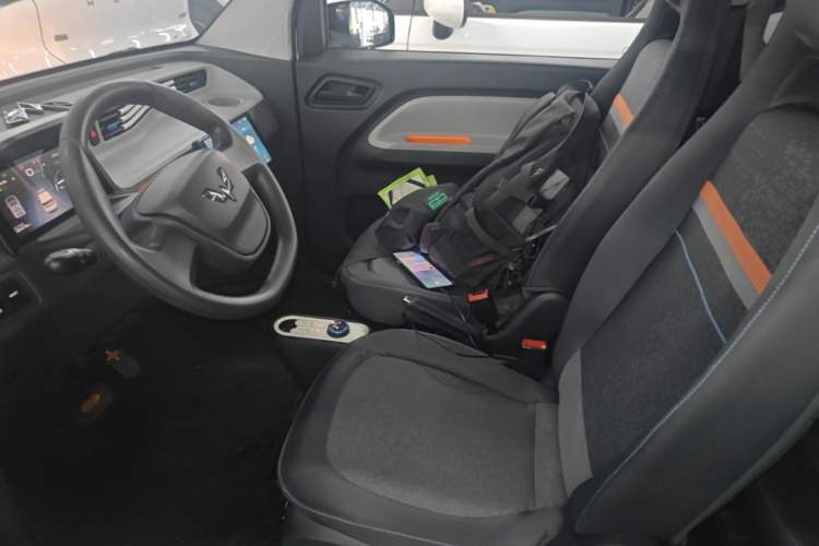 Used Wuling Hongguang MINIEV 2021 Macaron Premium Model – Lithium Iron Phosphate Left Front Seat