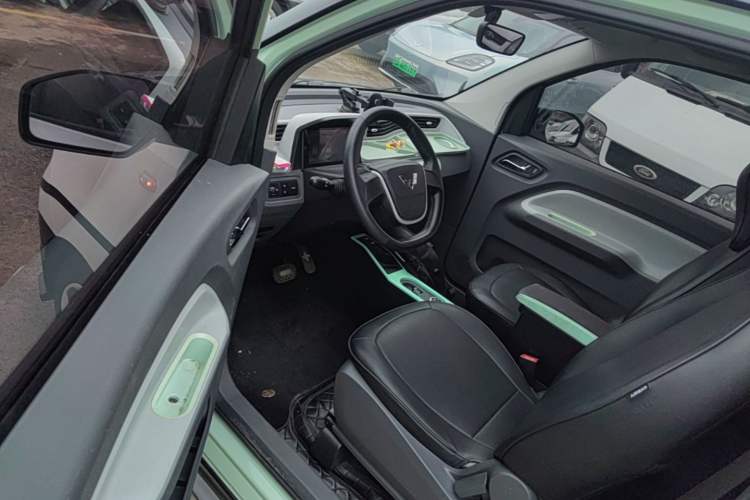 Used Wuling Hongguang MINIEV 2021 Macaron Fashion Edition Lithium-Ion Battery Left Front Seat