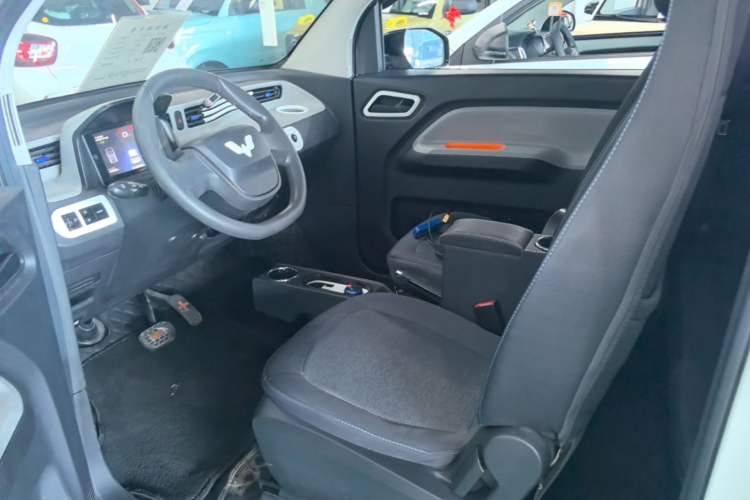 Used Wuling Hongguang MINIEV 2021 Macaron Premium Model – Lithium Iron Phosphate Left Front Seat
