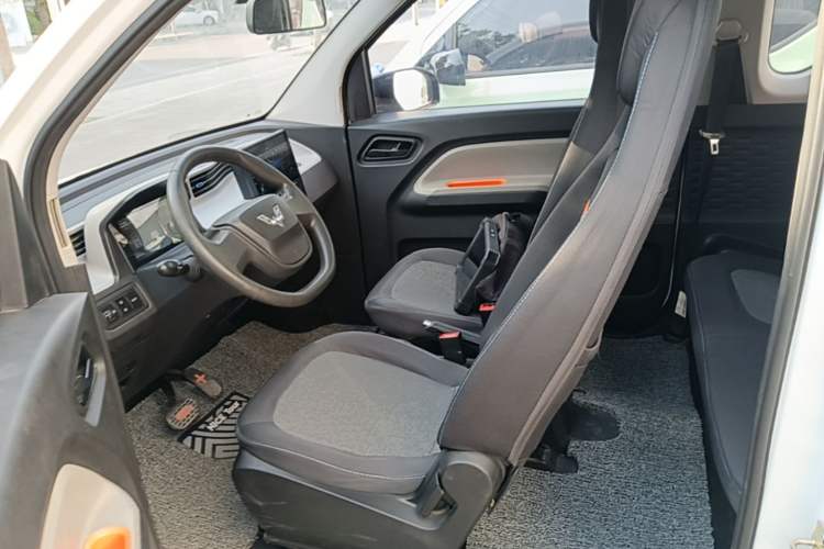 Used Wuling Hongguang MINIEV 2021 Macaron Fashion Model Lithium Iron Phosphate Left Front Seat