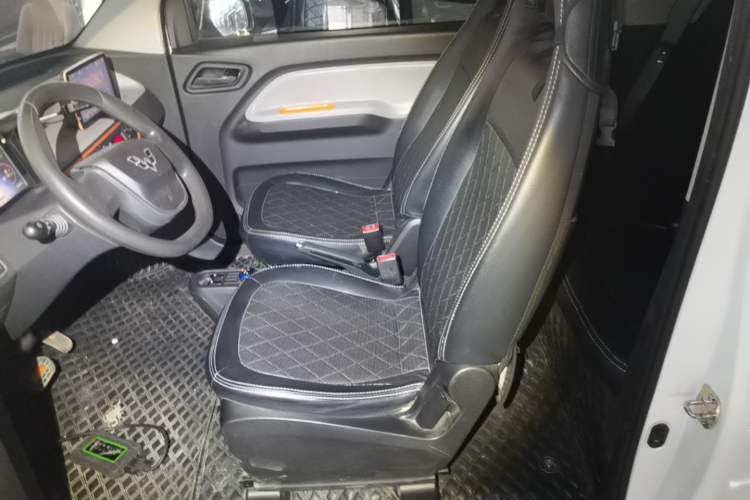 Used Wuling Hongguang MINIEV 2021 Macaron Fashion Model Lithium Iron Phosphate Left Front Seat