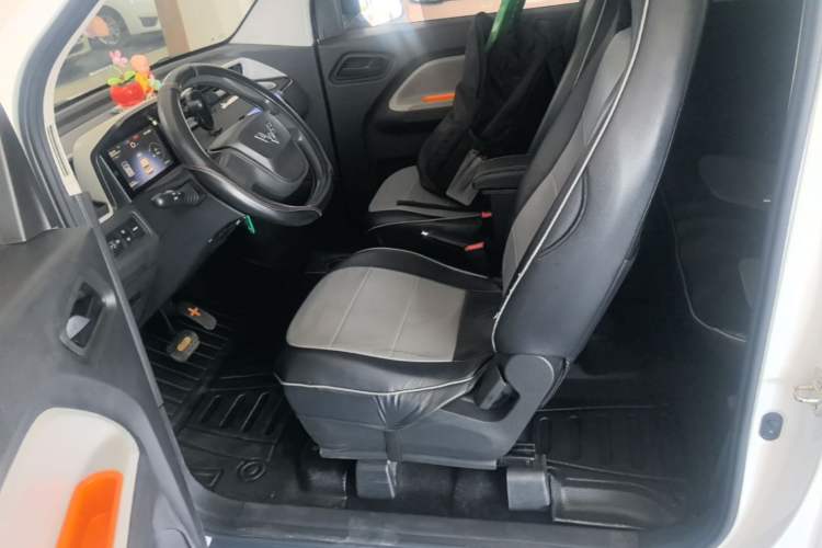Used Wuling Hongguang MINIEV 2021 Macaron Fashion Model Lithium Iron Phosphate Left Front Seat