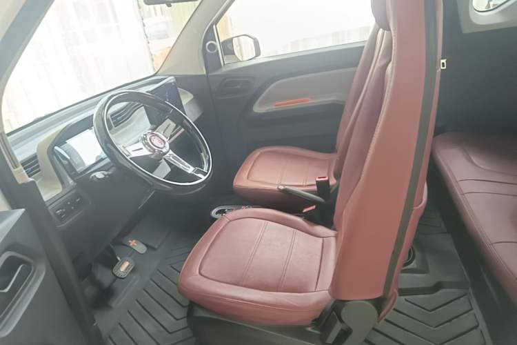 Used Wuling Hongguang MINIEV 2021 Macaron Fashion Edition Lithium-Ion Battery Left Front Seat