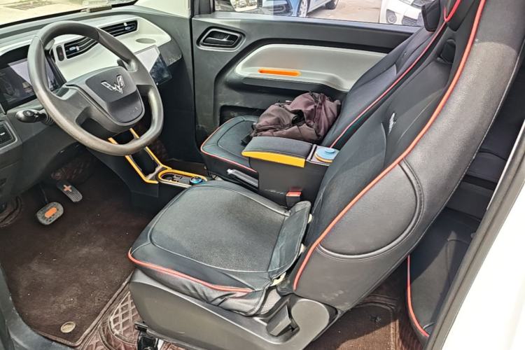 Used Wuling Hongguang MINIEV 2021 Macaron Fashion Edition Lithium-Ion Battery Left Front Seat