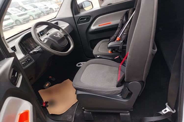 Used Wuling Hongguang MINIEV 2021 Macaron Premium Model – Lithium-NMC Left Front Seat
