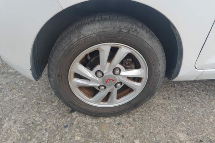 Used Wuling Hongguang MINIEV 2021 Macaron Premium Model – Lithium Iron Phosphate Left Front Wheel Hub