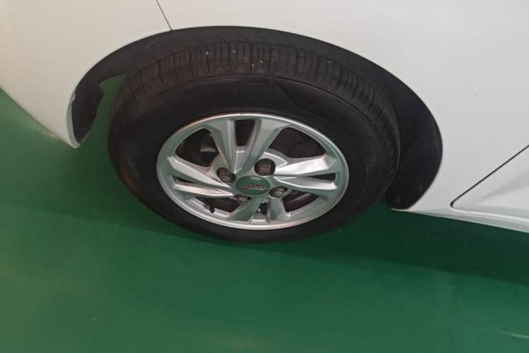 Used Wuling Hongguang MINIEV 2021 Macaron Premium Model – Lithium Iron Phosphate Left Front Wheel Hub