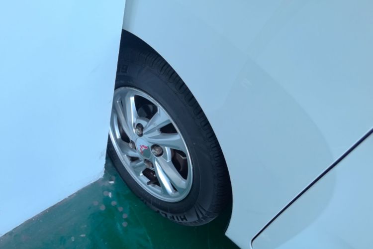 Used Wuling Hongguang MINIEV 2021 Macaron Premium Model – Lithium Iron Phosphate Left Front Wheel Hub
