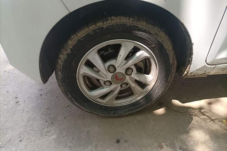 Used Wuling Hongguang MINIEV 2021 Macaron Premium Model – Lithium-NMC Left Front Wheel Hub