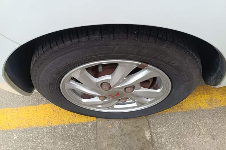 Used Wuling Hongguang MINIEV 2021 Macaron Premium Model – Lithium Iron Phosphate Left Front Wheel Hub