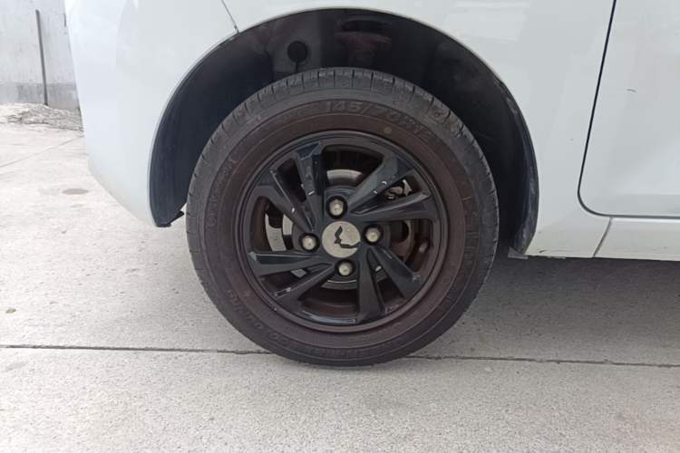 Used Wuling Hongguang MINIEV 2021 Macaron Fashion Model Lithium Iron Phosphate Left Front Wheel Hub
