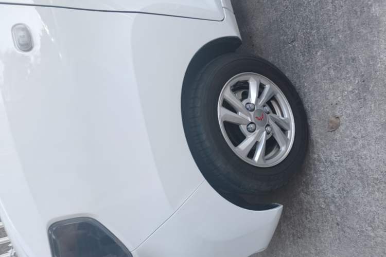 Used Wuling Hongguang MINIEV 2021 Macaron Premium Model – Lithium Iron Phosphate Left Front Wheel Hub