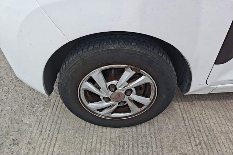 Used Wuling Hongguang MINIEV 2021 Macaron Fashion Edition Lithium-Ion Battery Left Front Wheel Hub