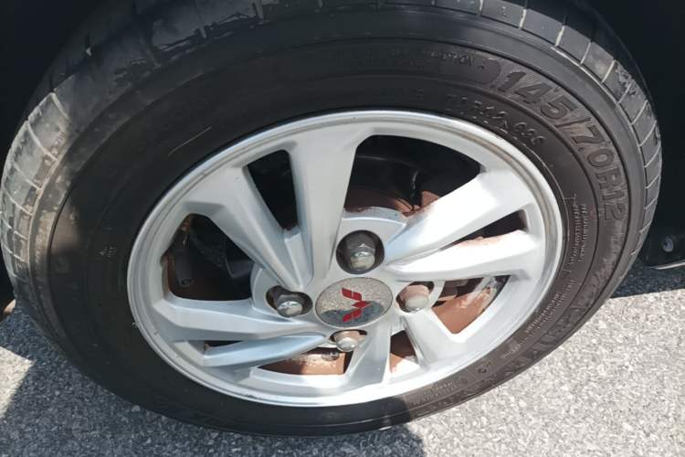 Used Wuling Hongguang MINIEV 2021 Macaron Sandwich Model 170 km Lithium Iron Phosphate Left Front Wheel Hub