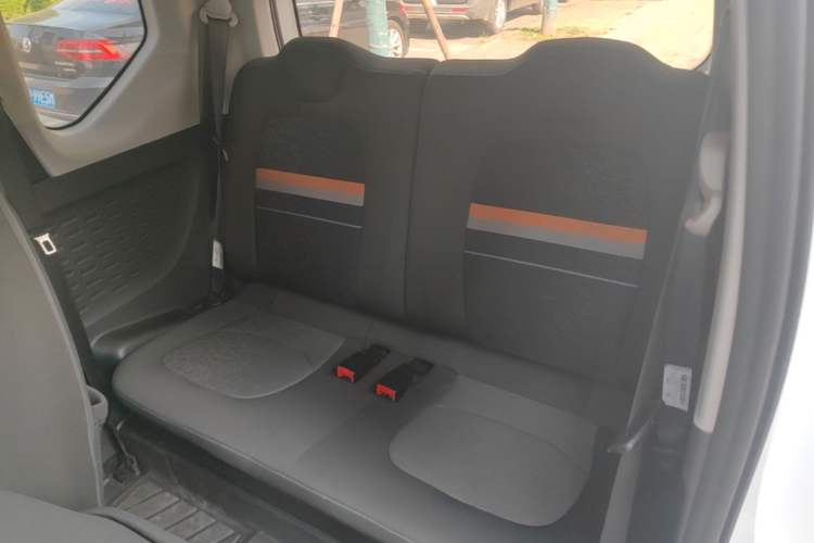 Used Wuling Hongguang MINIEV 2021 Macaron Premium Model – Lithium Iron Phosphate Left Rear Seat