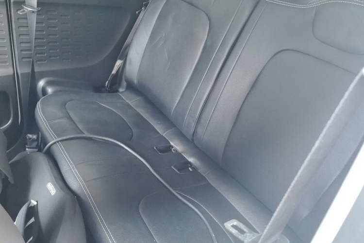 Used Wuling Hongguang MINIEV 2021 Macaron Fashion Edition Lithium-Ion Battery Left Rear Seat