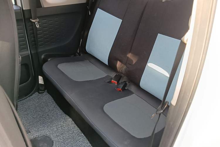 Used Wuling Hongguang MINIEV 2021 Macaron Fashion Model Lithium Iron Phosphate Left Rear Seat