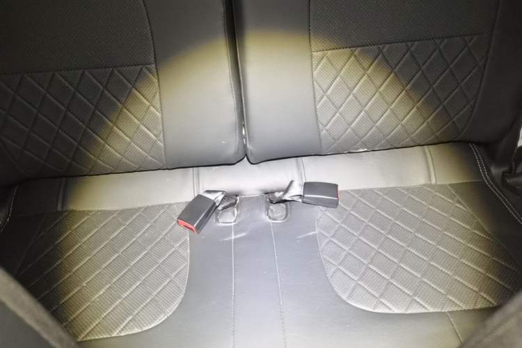 Used Wuling Hongguang MINIEV 2021 Macaron Fashion Model Lithium Iron Phosphate Left Rear Seat