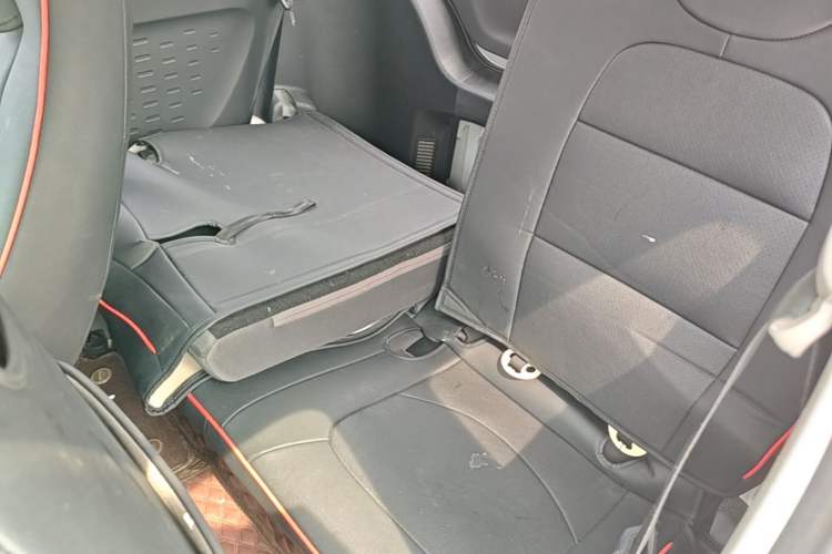 Used Wuling Hongguang MINIEV 2021 Macaron Fashion Edition Lithium-Ion Battery Left Rear Seat