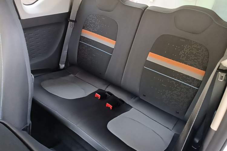 Used Wuling Hongguang MINIEV 2021 Macaron Fashion Edition Lithium-Ion Battery Left Rear Seat