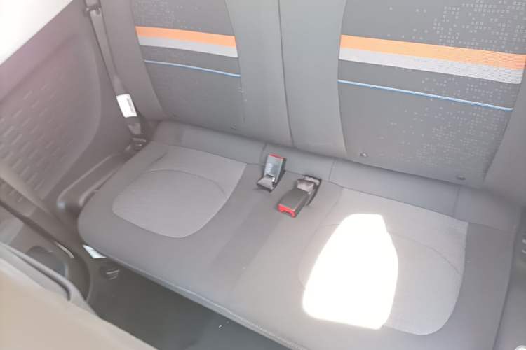 Used Wuling Hongguang MINIEV 2021 Macaron Sandwich Model 170 km Lithium Iron Phosphate Left Rear Seat