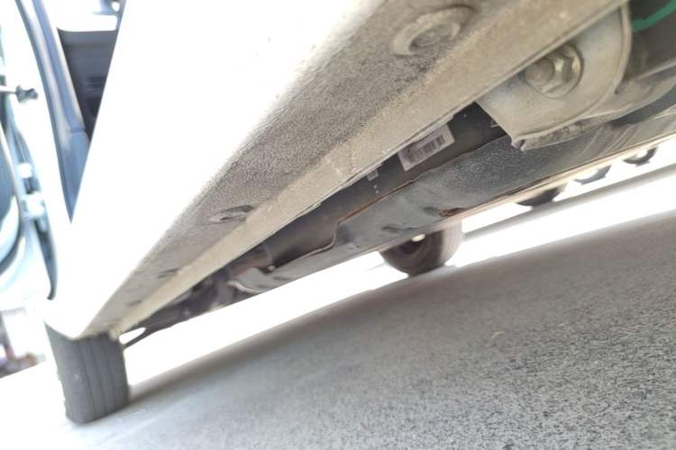 Used Wuling Hongguang MINIEV 2021 Macaron Sandwich Model 120 km Lithium NMC Left Side Sill