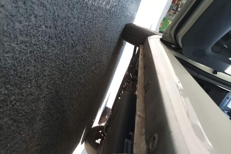 Used Wuling Hongguang MINIEV 2021 Macaron Sandwich Model 120 km Lithium NMC Left Side Sill