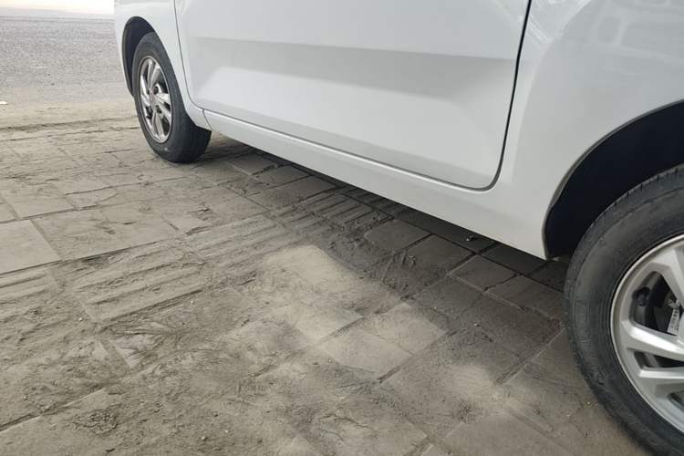 Used Wuling Hongguang MINIEV 2021 Macaron Premium Model – Lithium Iron Phosphate Left Side Sill