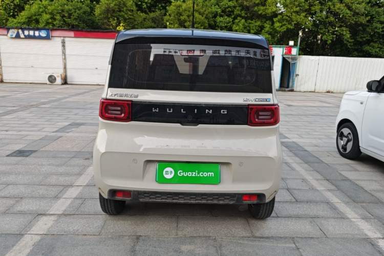 Used Wuling Hongguang MINIEV 2021 Macaron Sandwich Model 170 km Lithium Iron Phosphate Rear
