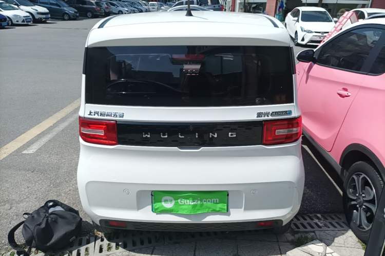 Used Wuling Hongguang MINIEV 2021 Macaron Sandwich Model 170 km Lithium Iron Phosphate Rear