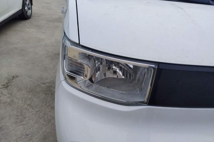 Used Wuling Hongguang MINIEV 2021 Macaron Premium Model – Lithium Iron Phosphate Right Front Headlight
