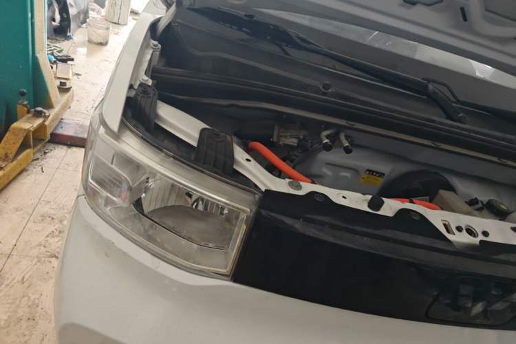 Used Wuling Hongguang MINIEV 2021 Macaron Premium Model – Lithium-NMC Right Front Headlight