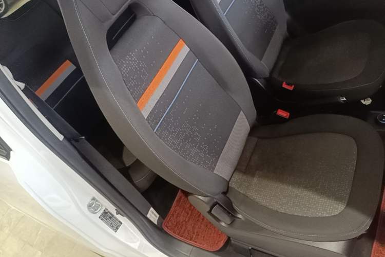 Used Wuling Hongguang MINIEV 2021 Macaron Fashion Model Lithium Iron Phosphate Right Front Seat