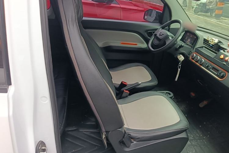 Used Wuling Hongguang MINIEV 2021 Macaron Fashion Edition Lithium-Ion Battery Right Front Seat